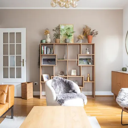 Ulsibe Apartment *